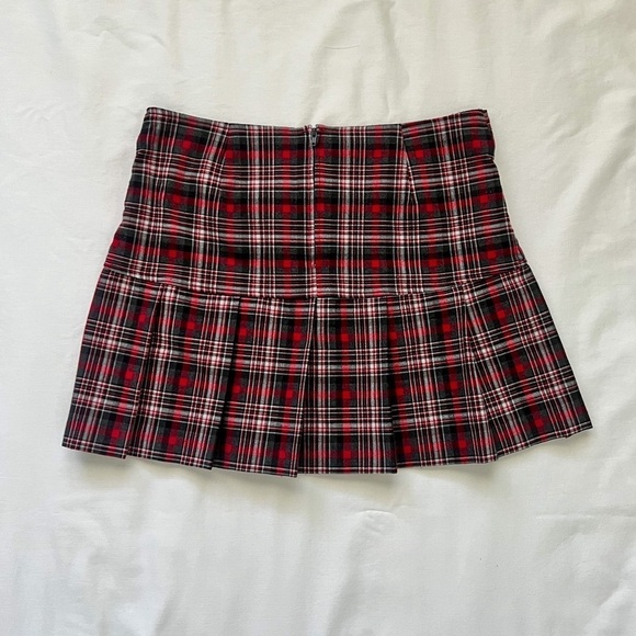 Y2K No Boundaries Plaid Pleated Mini Skirt - Picture 2 of 10